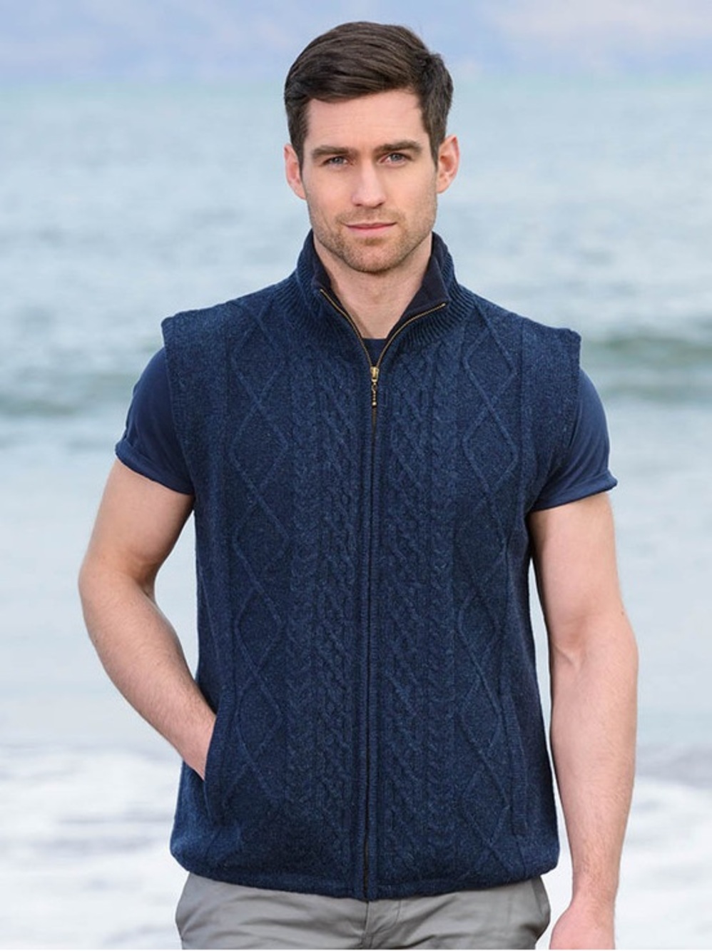 Carraig Donn Wool Aran Sweater Vest Mens Small Navy Blue Lined Zip Cableknit